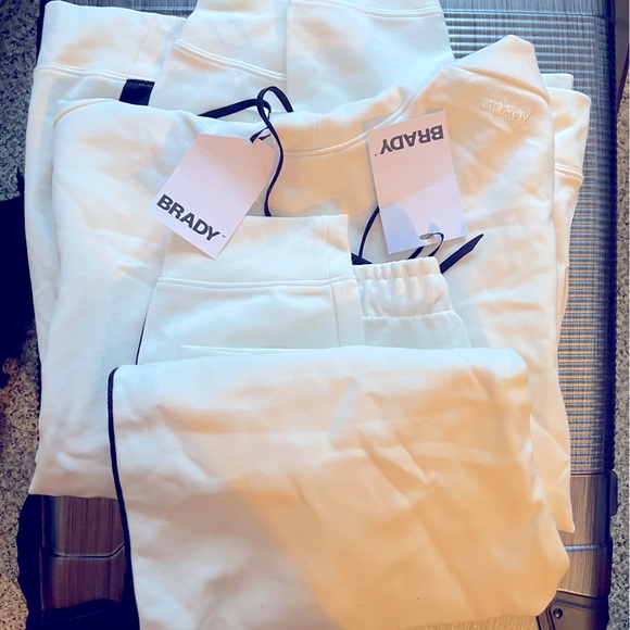 Sweatsuit - Picture 1 of 3